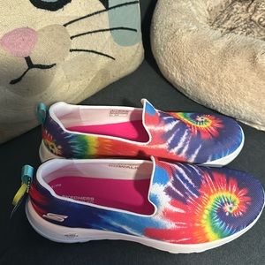 Skechers, tie-dye, slip in sneakers